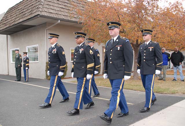 4686